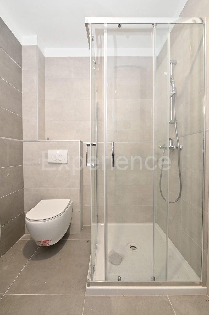 Savudrija – 500 m dalla spiaggia, appartamento al piano terra con giardino e garage!