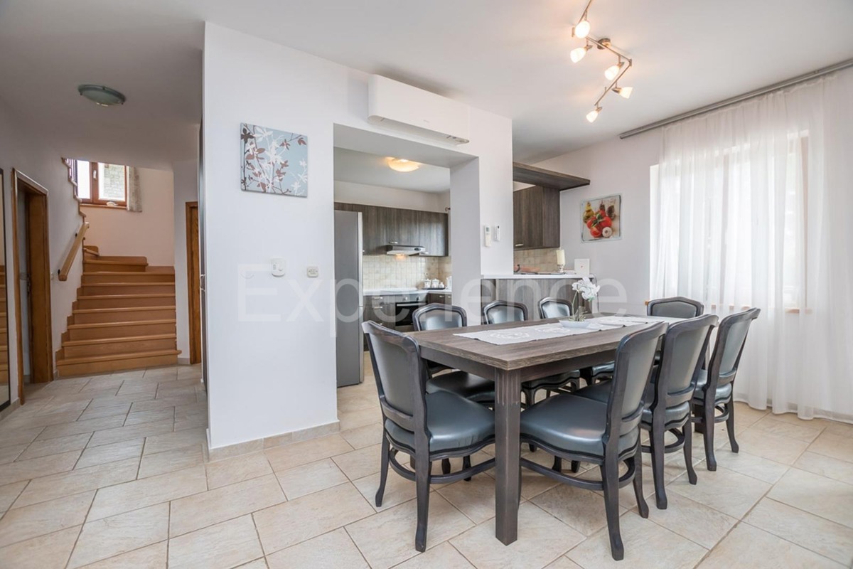 Istria, vicino a Parenzo - affascinante villa con piscina e garage!