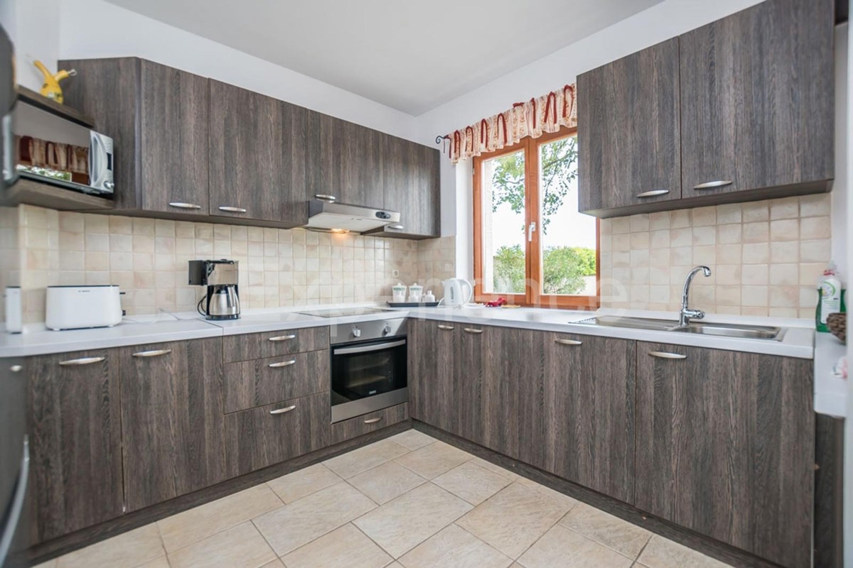 Istria, vicino a Parenzo - affascinante villa con piscina e garage!