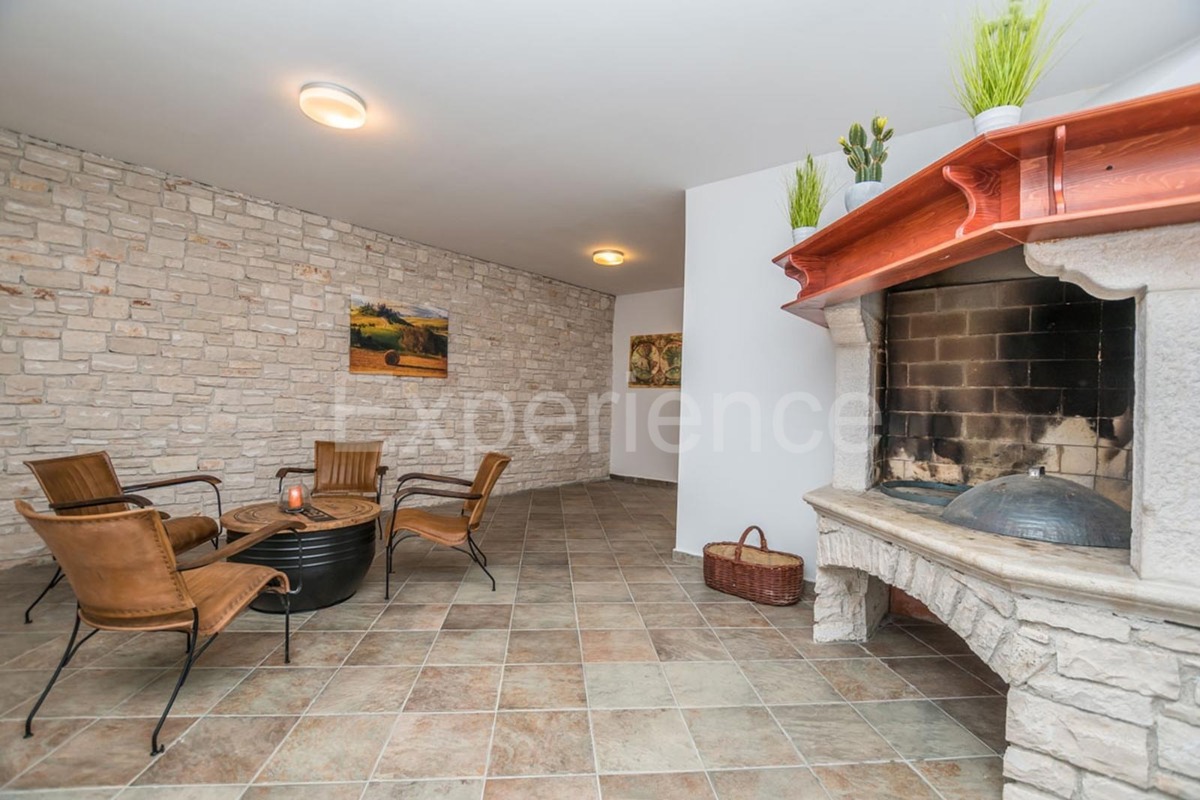 Istria, vicino a Parenzo - affascinante villa con piscina e garage!