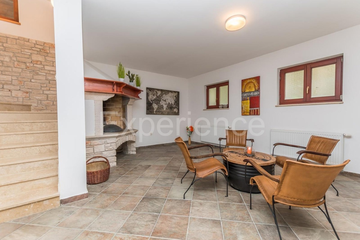 Istria, vicino a Parenzo - affascinante villa con piscina e garage!