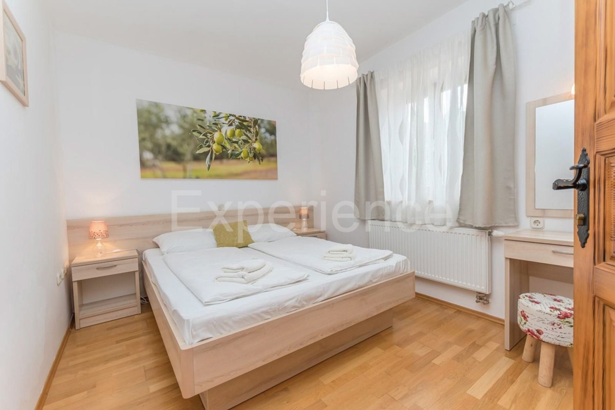 Istria, vicino a Parenzo - affascinante villa con piscina e garage