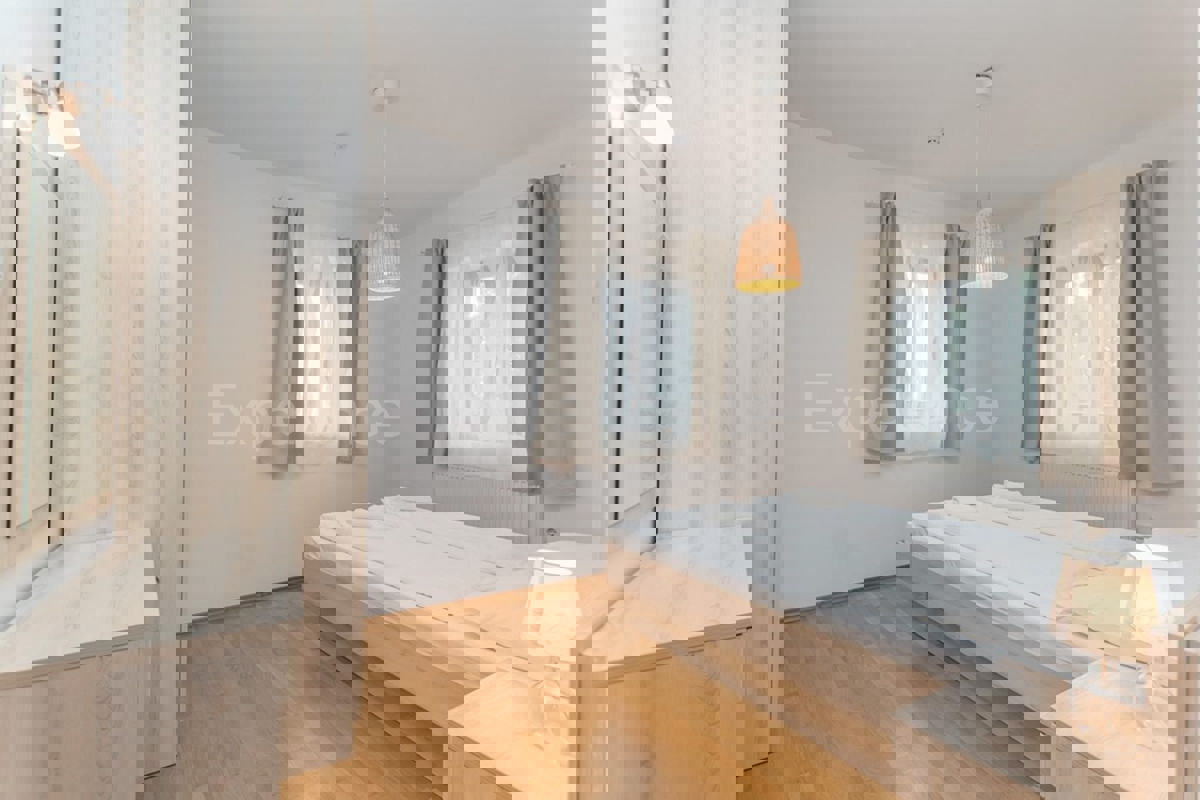 Istria, vicino a Parenzo - affascinante villa con piscina e garage