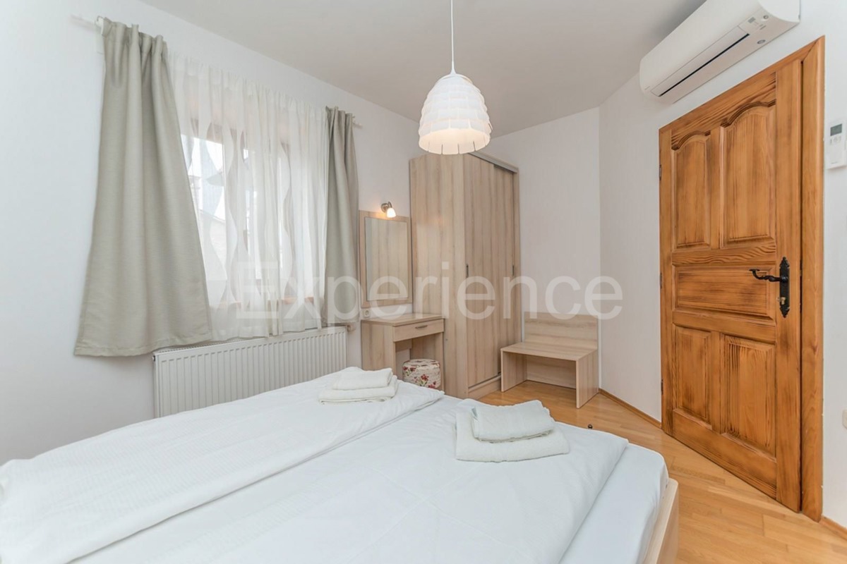 Istria, vicino a Parenzo - affascinante villa con piscina e garage