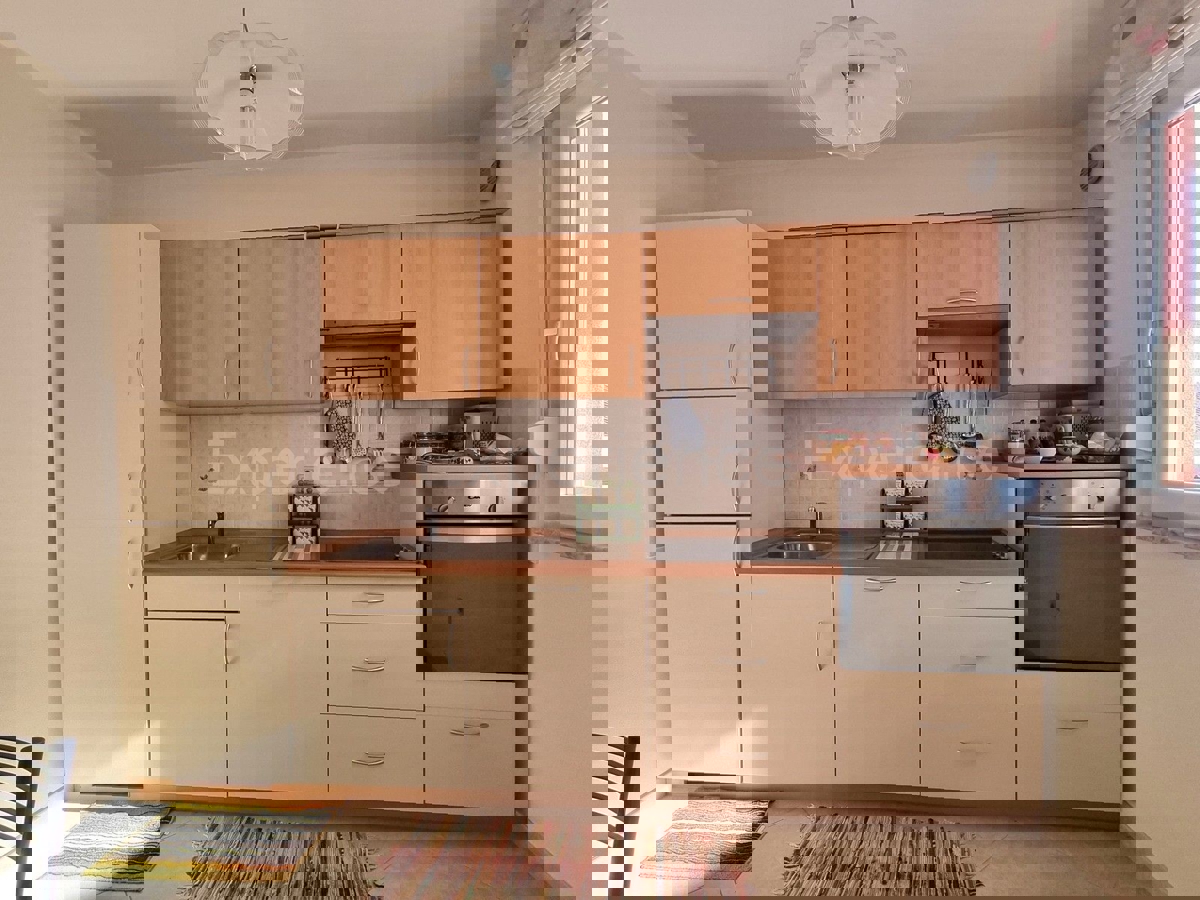 OCCASIONE! Cittanova - a 500 m dalla spiaggia, appartamento al 1. piano, VISTA MARE!