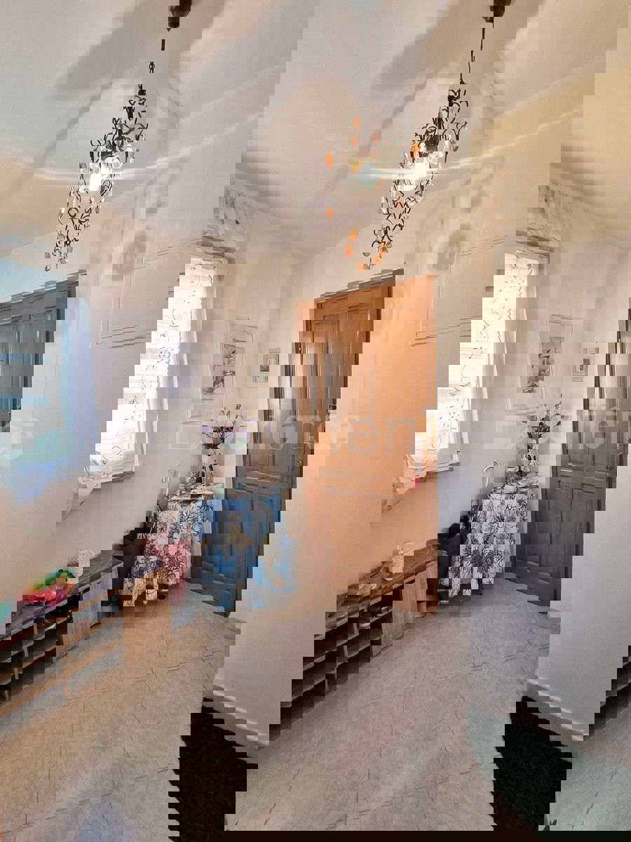 OCCASIONE! Cittanova - a 500 m dalla spiaggia, appartamento al 1. piano, VISTA MARE!