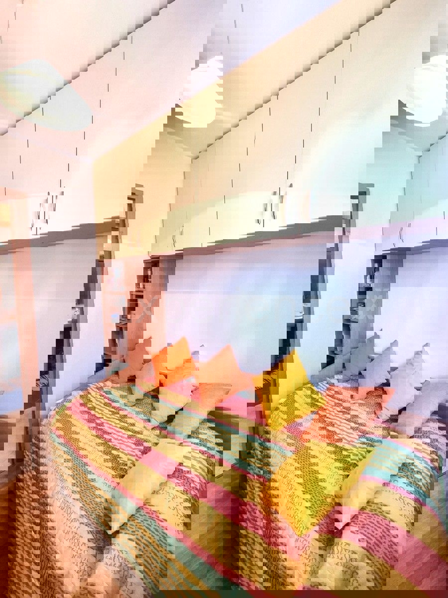 OCCASIONE! Cittanova - a 500 m dalla spiaggia, appartamento al 1. piano, VISTA MARE!