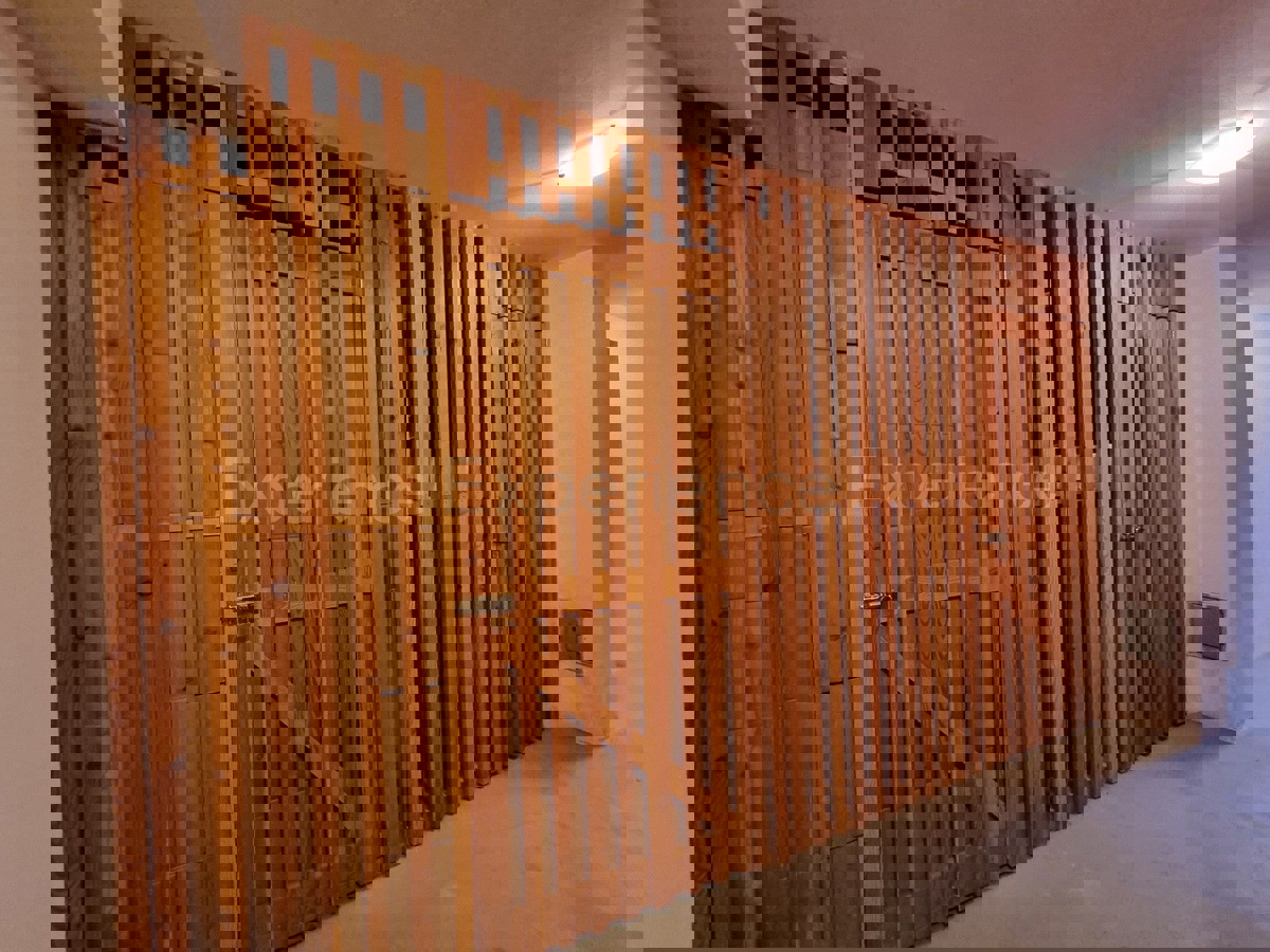 OCCASIONE! Cittanova - a 500 m dalla spiaggia, appartamento al 1. piano, VISTA MARE!