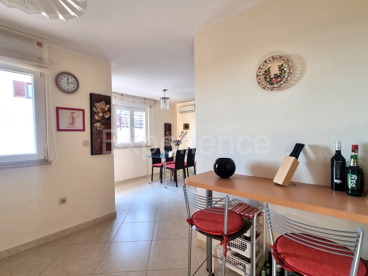 OCCASIONE! Cittanova - a 500 m dalla spiaggia, appartamento al 1. piano, VISTA MARE!