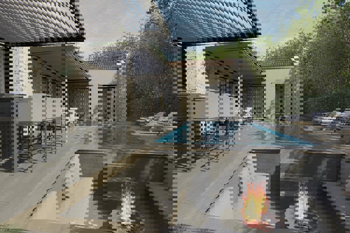 Villa con piscina - dove il comfort moderno incontra la natura