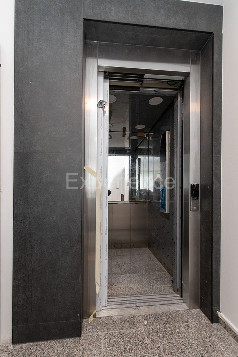 Vicino a Parenzo - a circa 1,8 km dal mare, appartamento in un nuovo edificio, deposito, ASCENSORE!