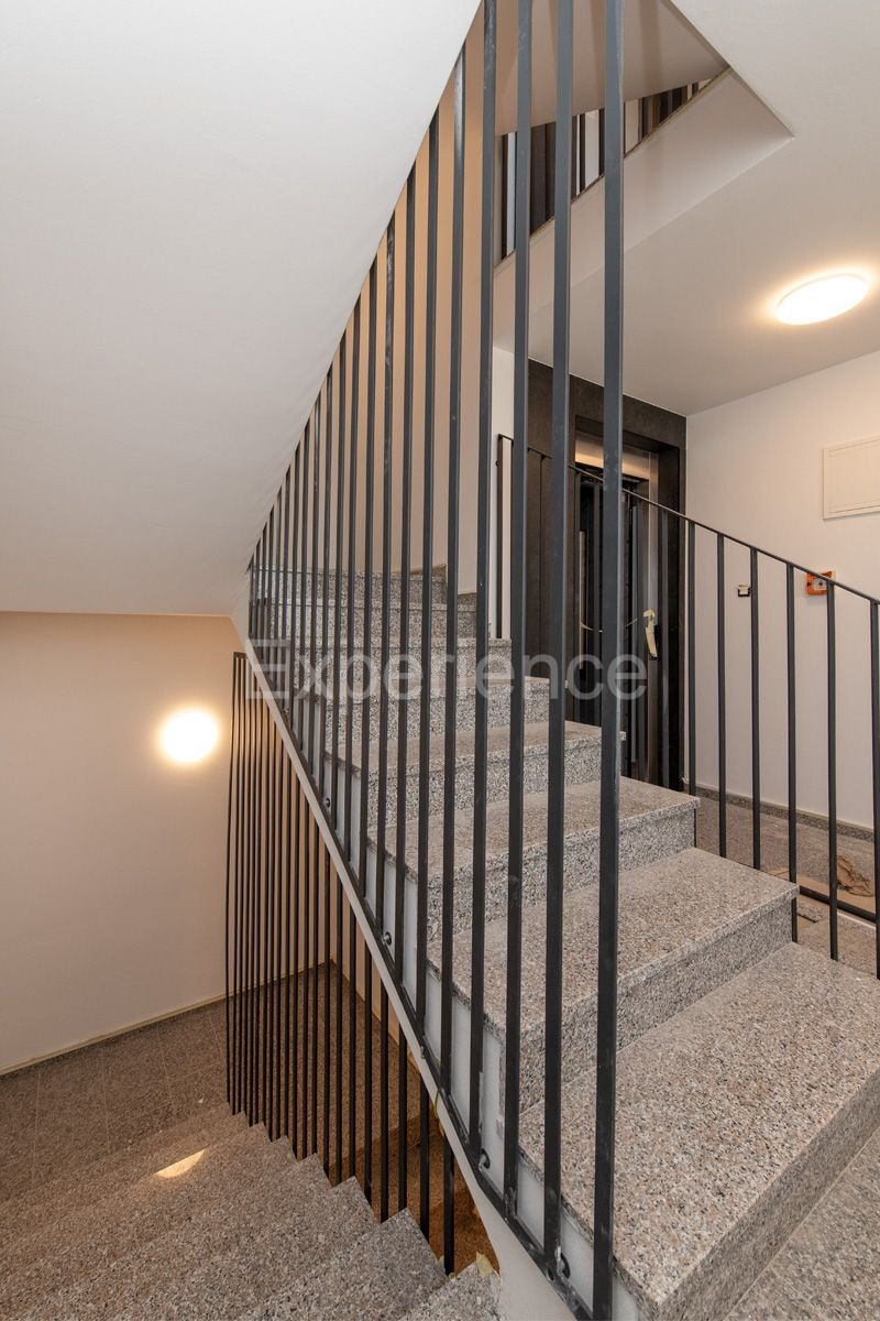 Vicino a Parenzo - a circa 1,8 km dal mare, appartamento in un nuovo edificio, deposito, ASCENSORE!