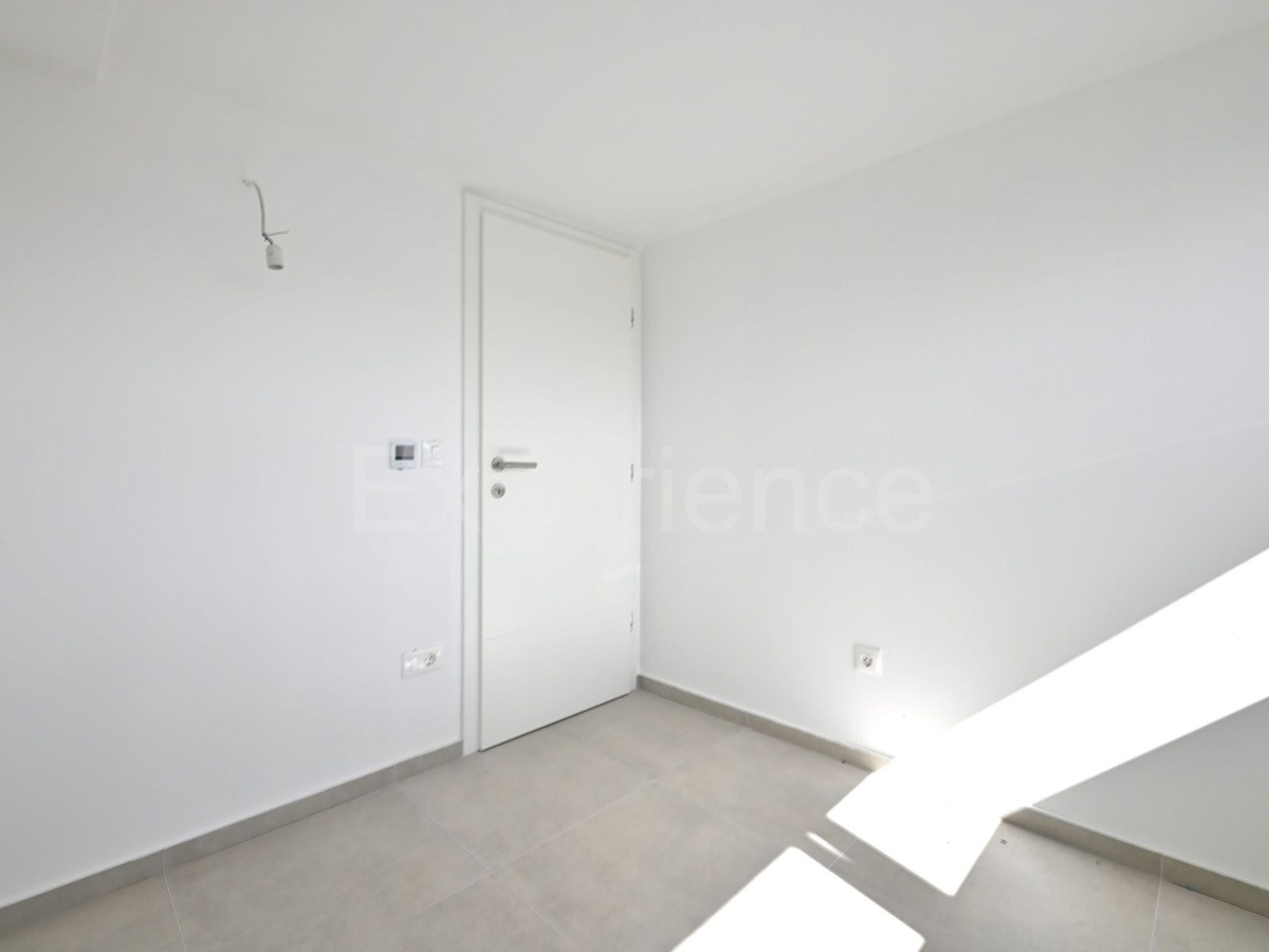 ISTRIA, vicino a Parenzo - appartamento con 3 camere da letto, VISTA MARE!