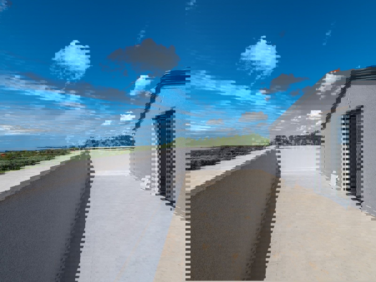 ISTRIA, vicino a Parenzo - appartamento con 3 camere da letto, VISTA MARE!