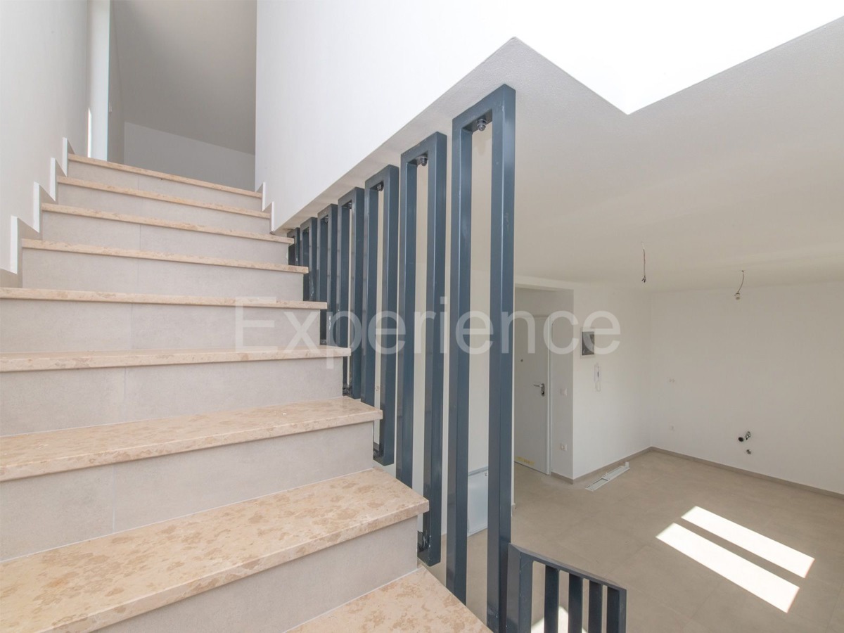 ISTRIA, vicino a Parenzo - appartamento con 3 camere da letto, VISTA MARE!