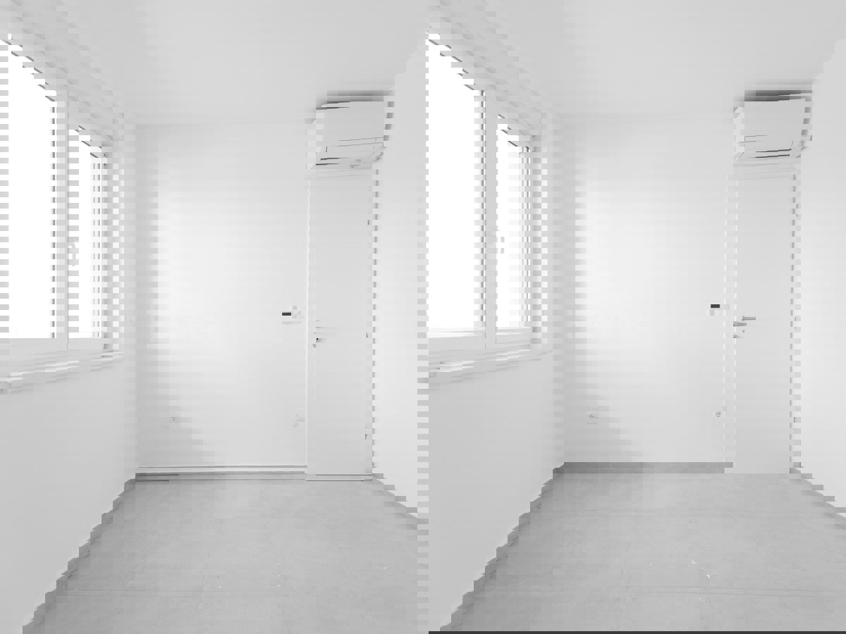 ISTRIA, vicino a Parenzo - appartamento con 3 camere da letto, VISTA MARE!