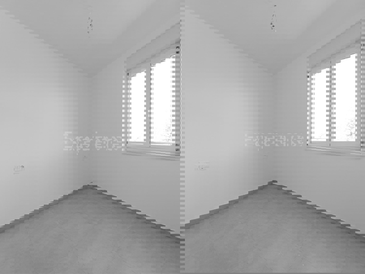 ISTRIA, vicino a Parenzo - appartamento con 3 camere da letto, VISTA MARE!