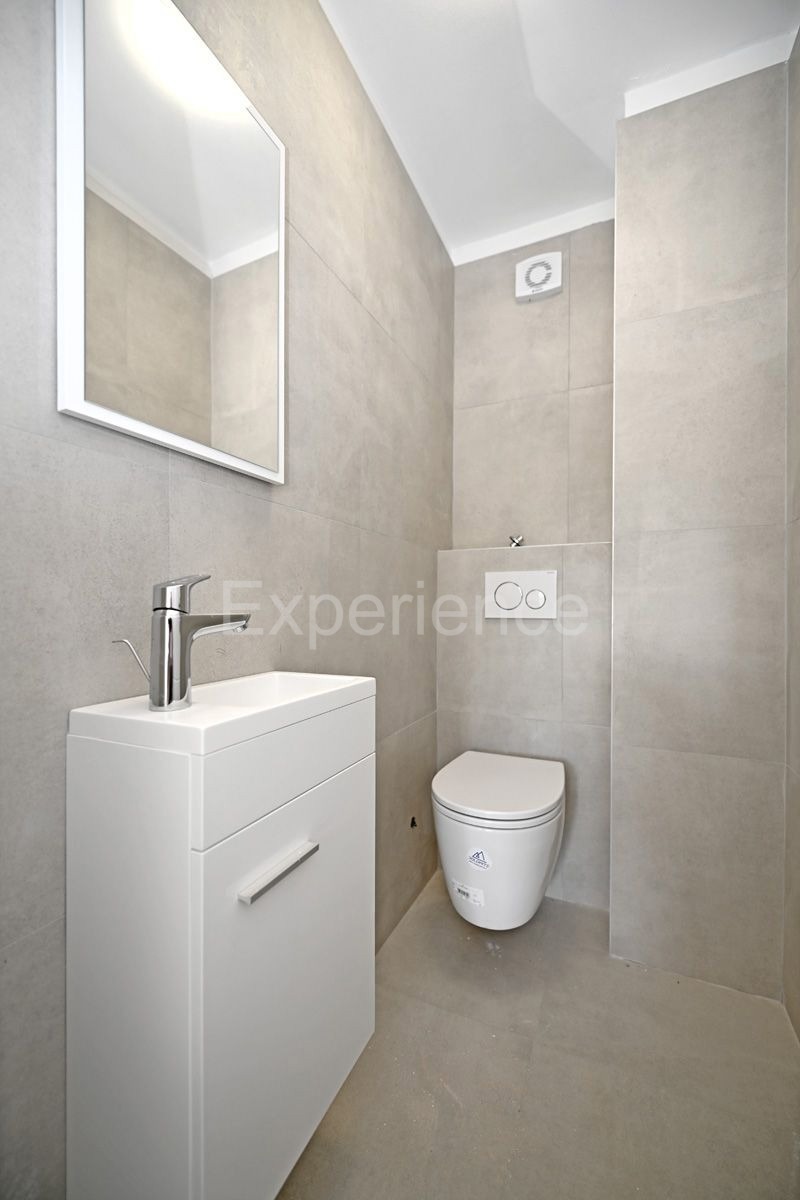 ISTRIA, vicino a Parenzo - appartamento con 3 camere da letto, VISTA MARE!