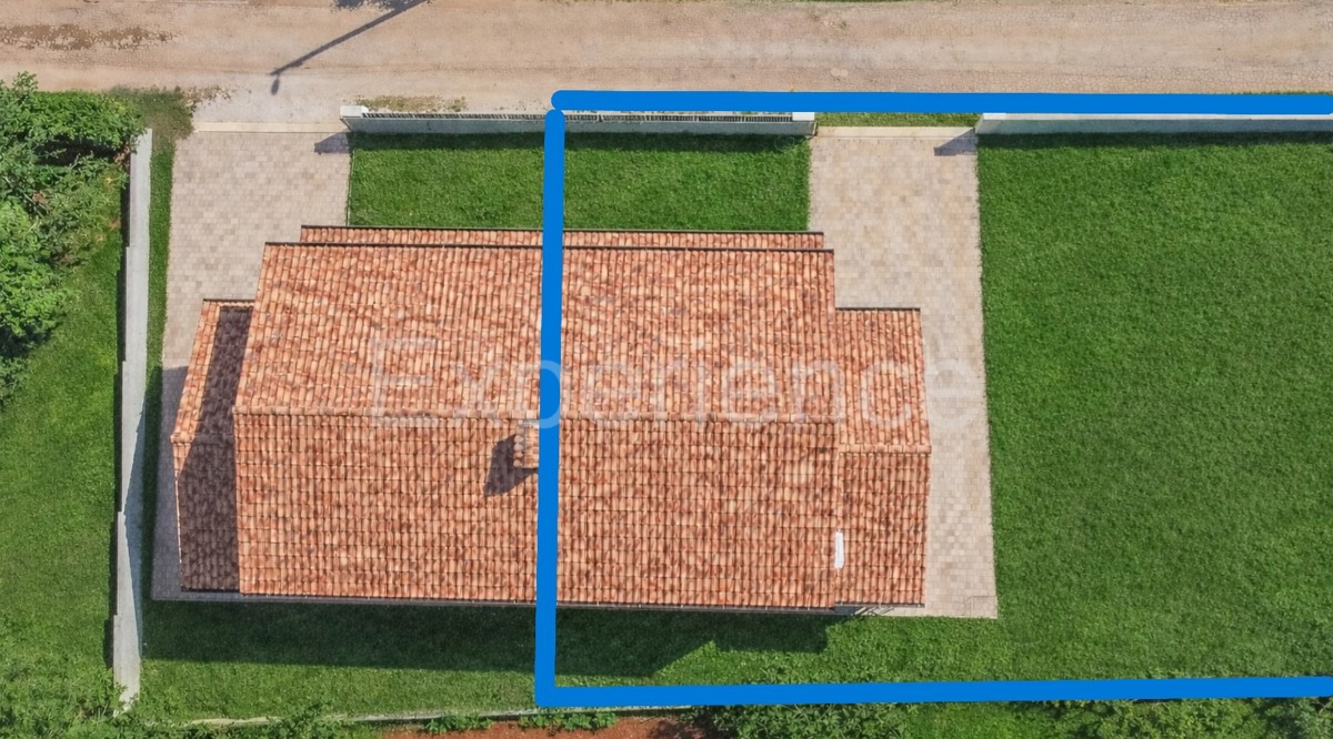 OFFERTA SPECIALE! Nelle vicinanze di Parenzo – casa bifamiliare di nuova costruzione con 3 camere da letto!