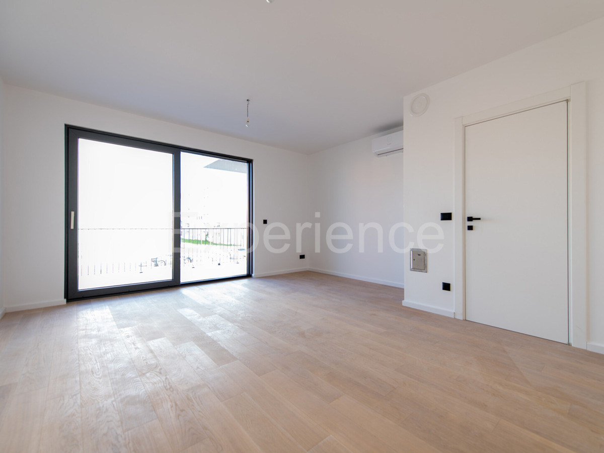 ISTRIA, Umago - appartamento con spazioso balcone (10 m²), 1. piano, ASCENSORE