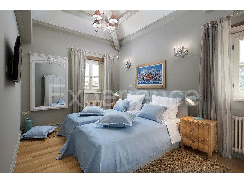 Villa di lusso vicino Sv. Lovreč, vista mare, campi da tennis