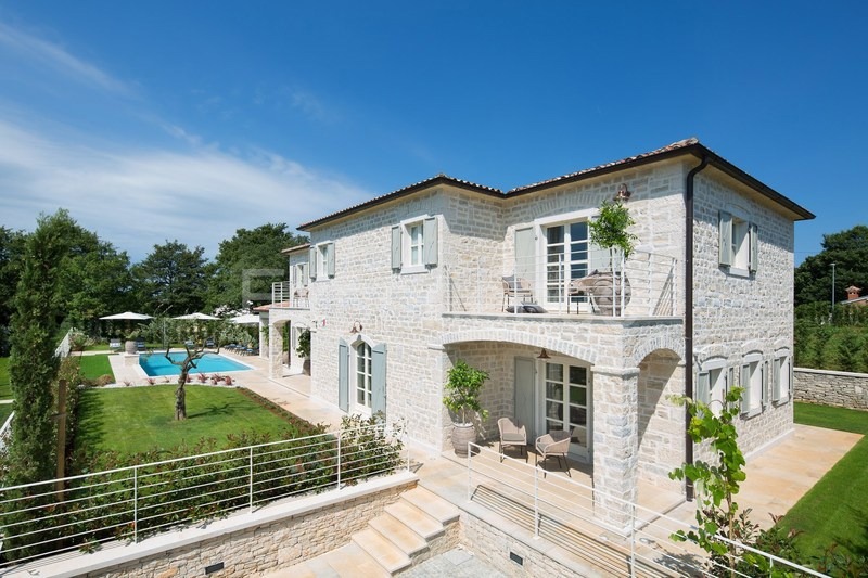 Villa di lusso vicino Sv. Lovreč, vista mare, campi da tennis