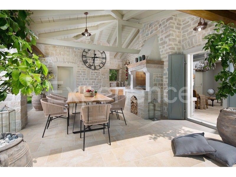 Villa di lusso vicino Sv. Lovreč, vista mare, campi da tennis