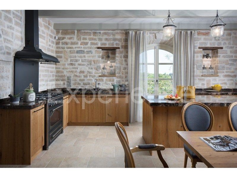 Villa di lusso vicino Sv. Lovreč, vista mare, campi da tennis