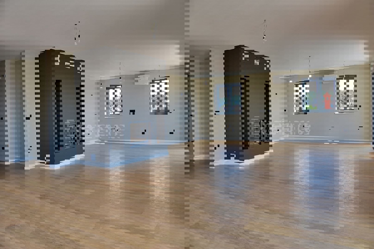 Parenzo, attico esclusivo vista mare con terrazza sul tetto