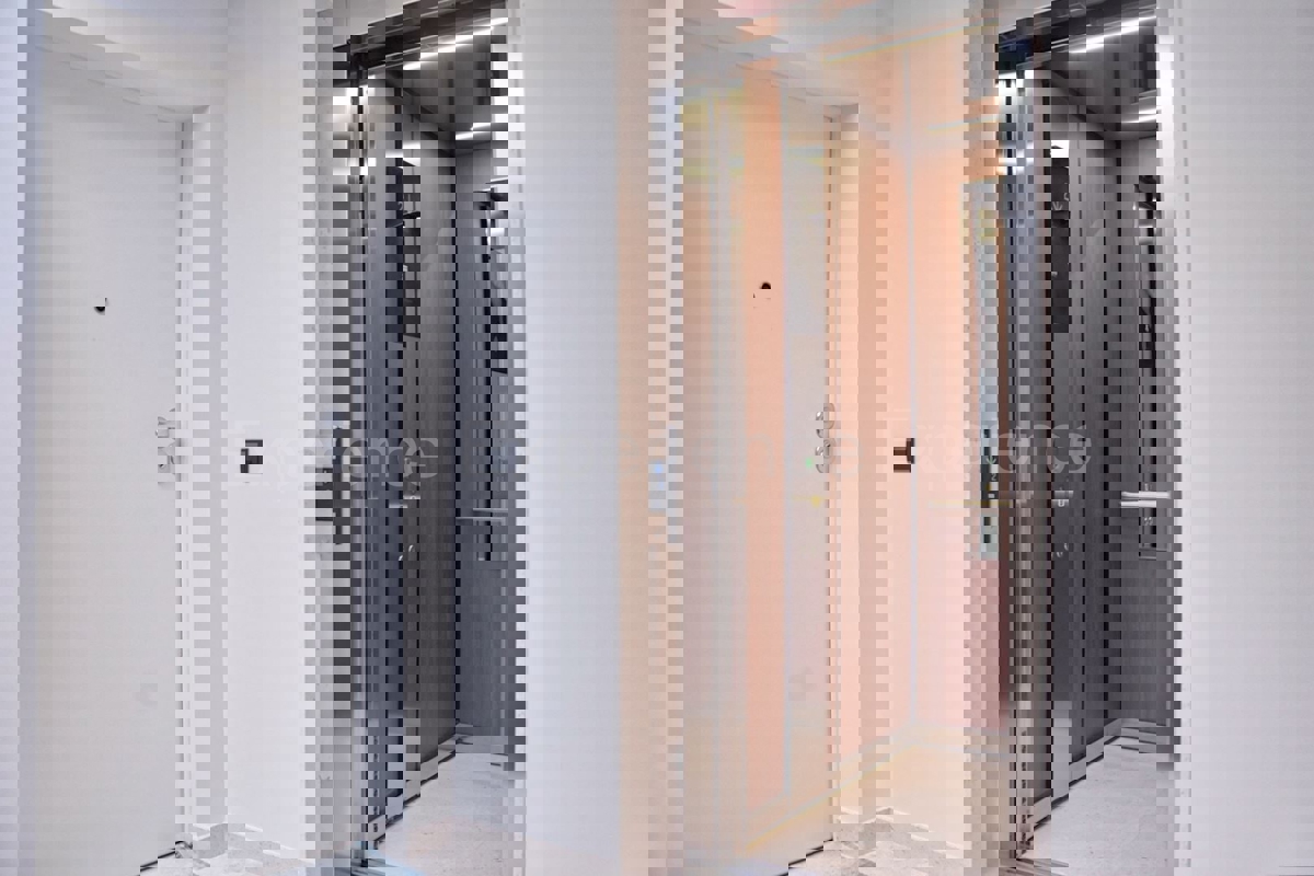 Parenzo, attico esclusivo vista mare con terrazza sul tetto