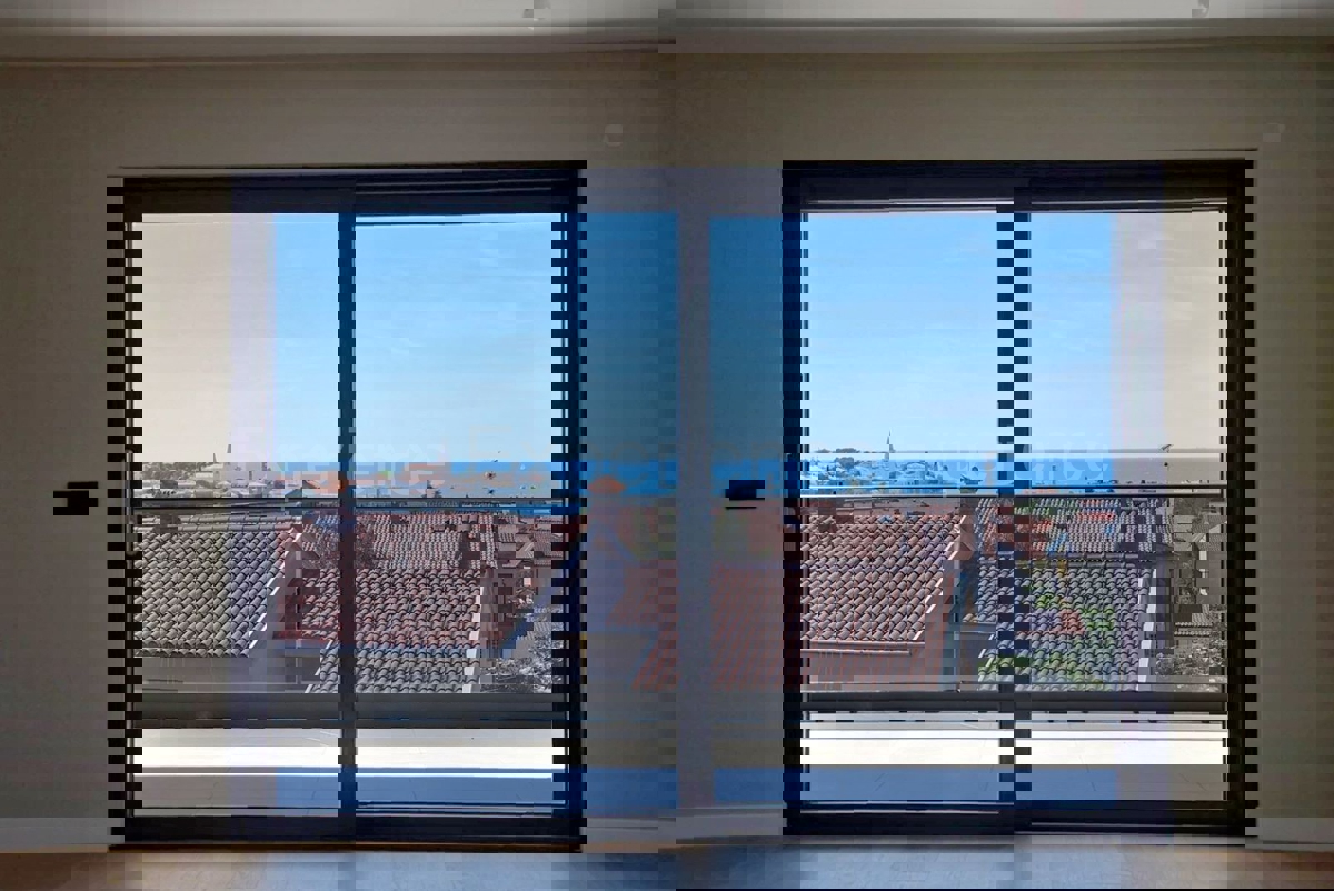 Parenzo, attico esclusivo vista mare con terrazza sul tetto