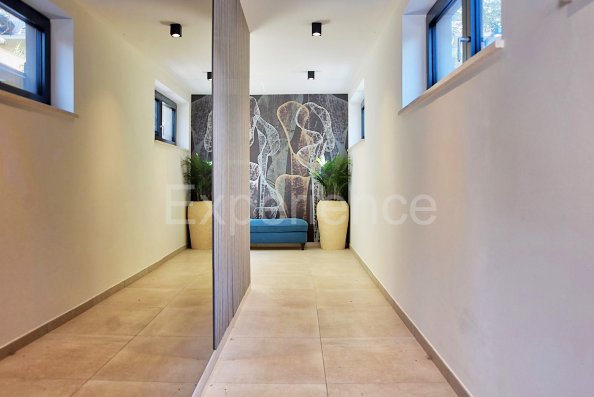 Parenzo, attico esclusivo vista mare con terrazza sul tetto