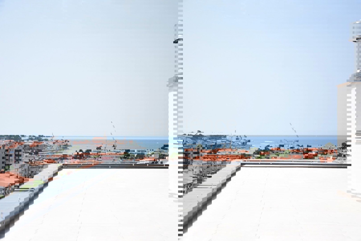 Parenzo, attico esclusivo vista mare con terrazza sul tetto