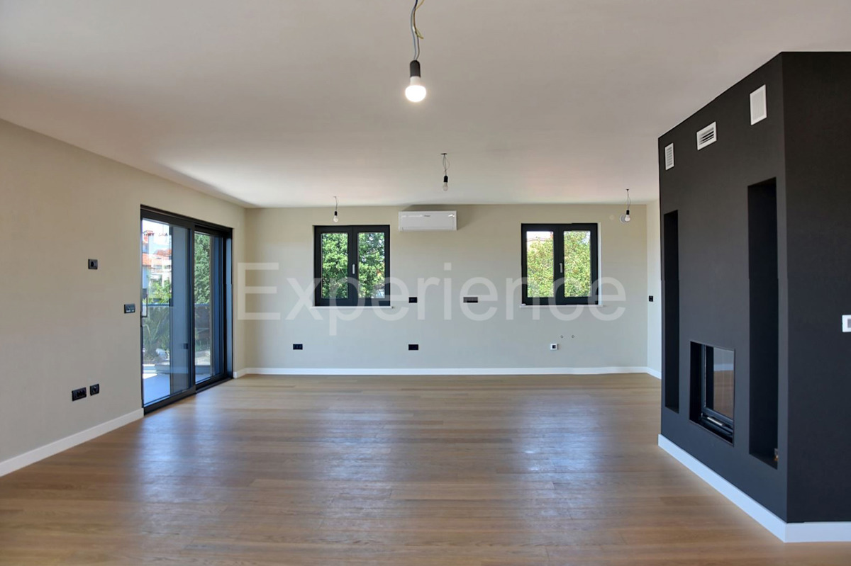 Parenzo, attico esclusivo vista mare con terrazza sul tetto