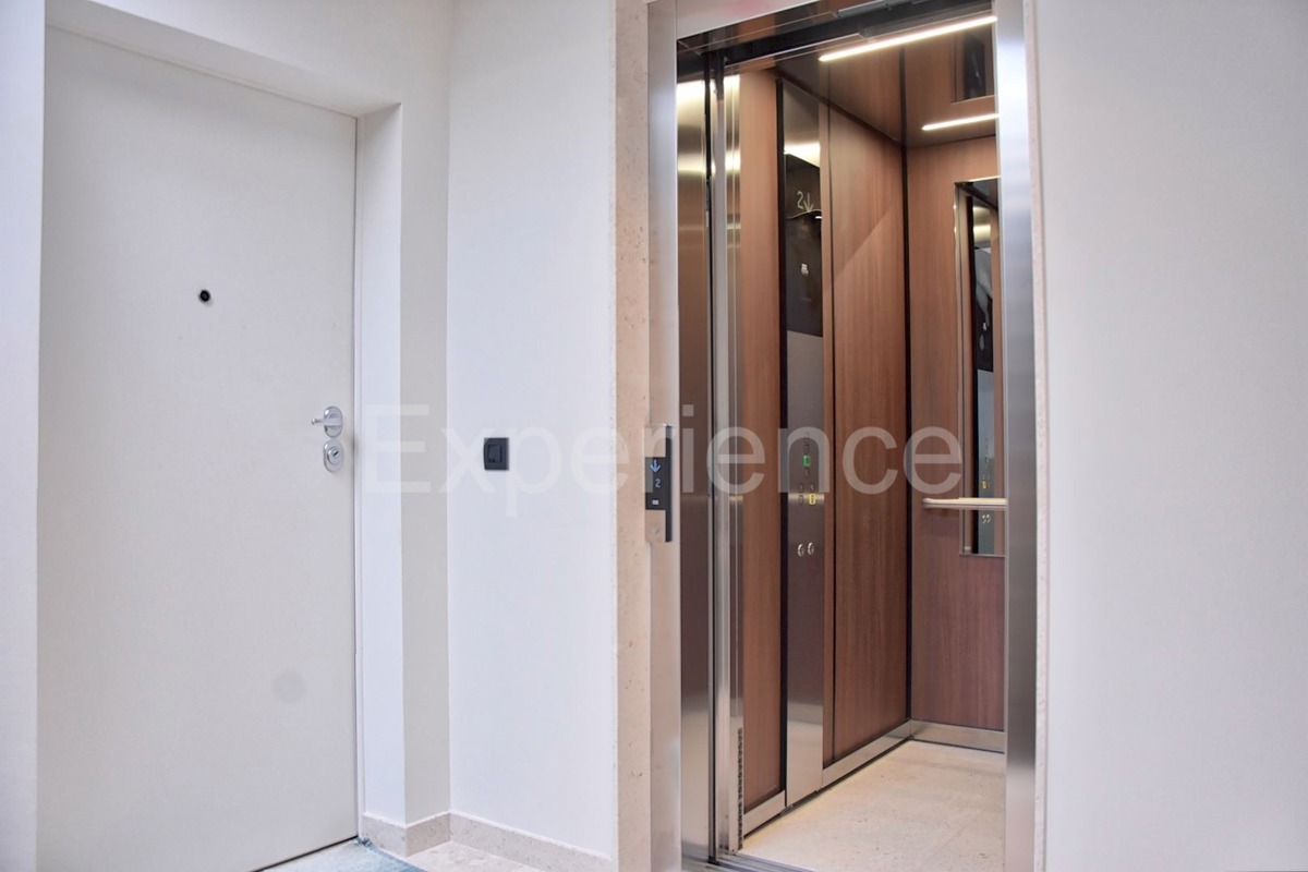 Parenzo, attico esclusivo vista mare con terrazza sul tetto