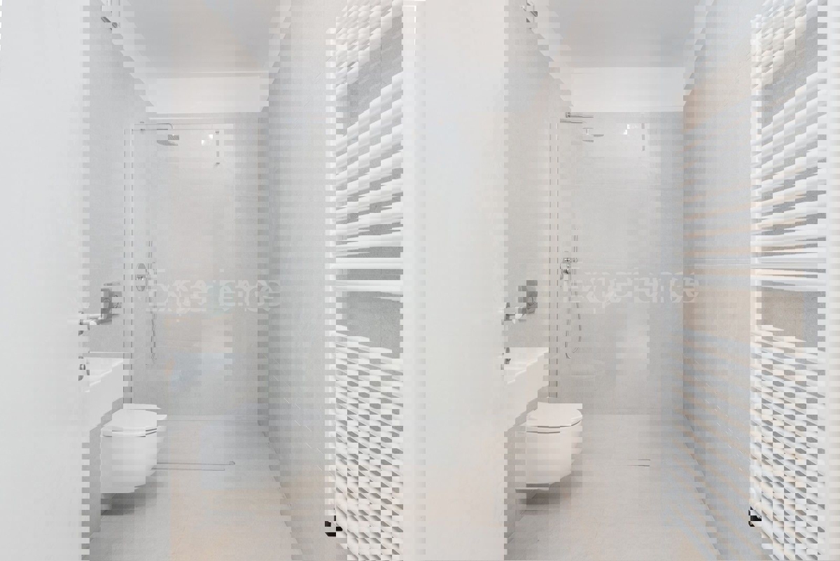 Parenzo, villa moderna con vista, piscina, sauna e cucina estiva