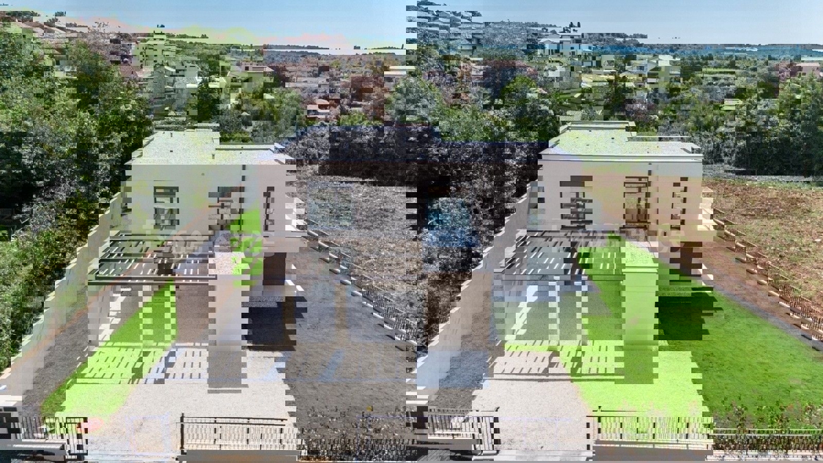 Parenzo, villa moderna con vista, piscina, sauna e cucina estiva