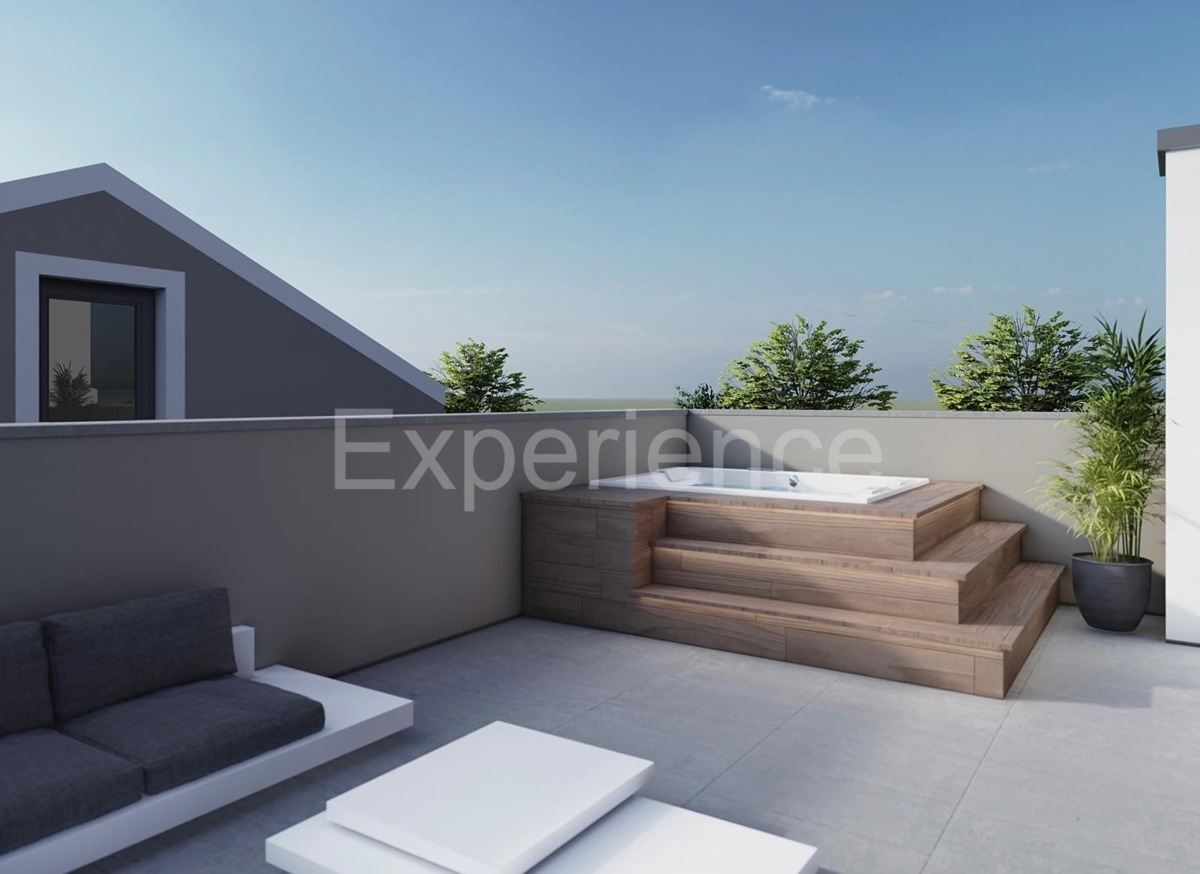 Parenzo - casa a schiera con piscina e terrazza, 4 camere da letto