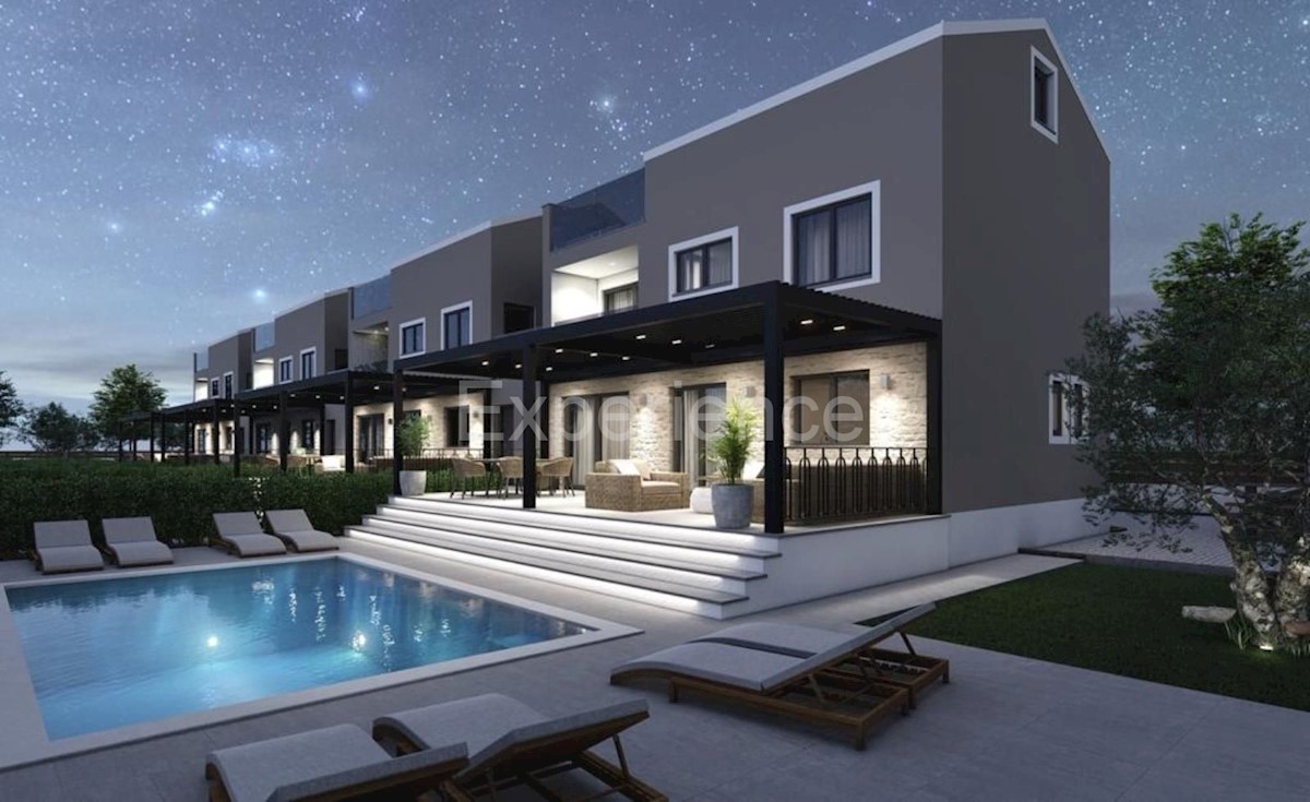 Parenzo, casa a schiera con piscina e terrazza, 4 camere, 11 km mare