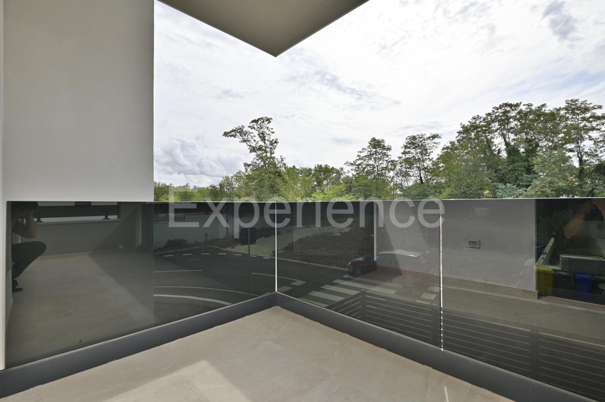 Istria, Umago - a circa 2 km dal mare, appartamento in un edificio nuovo, 1. piano