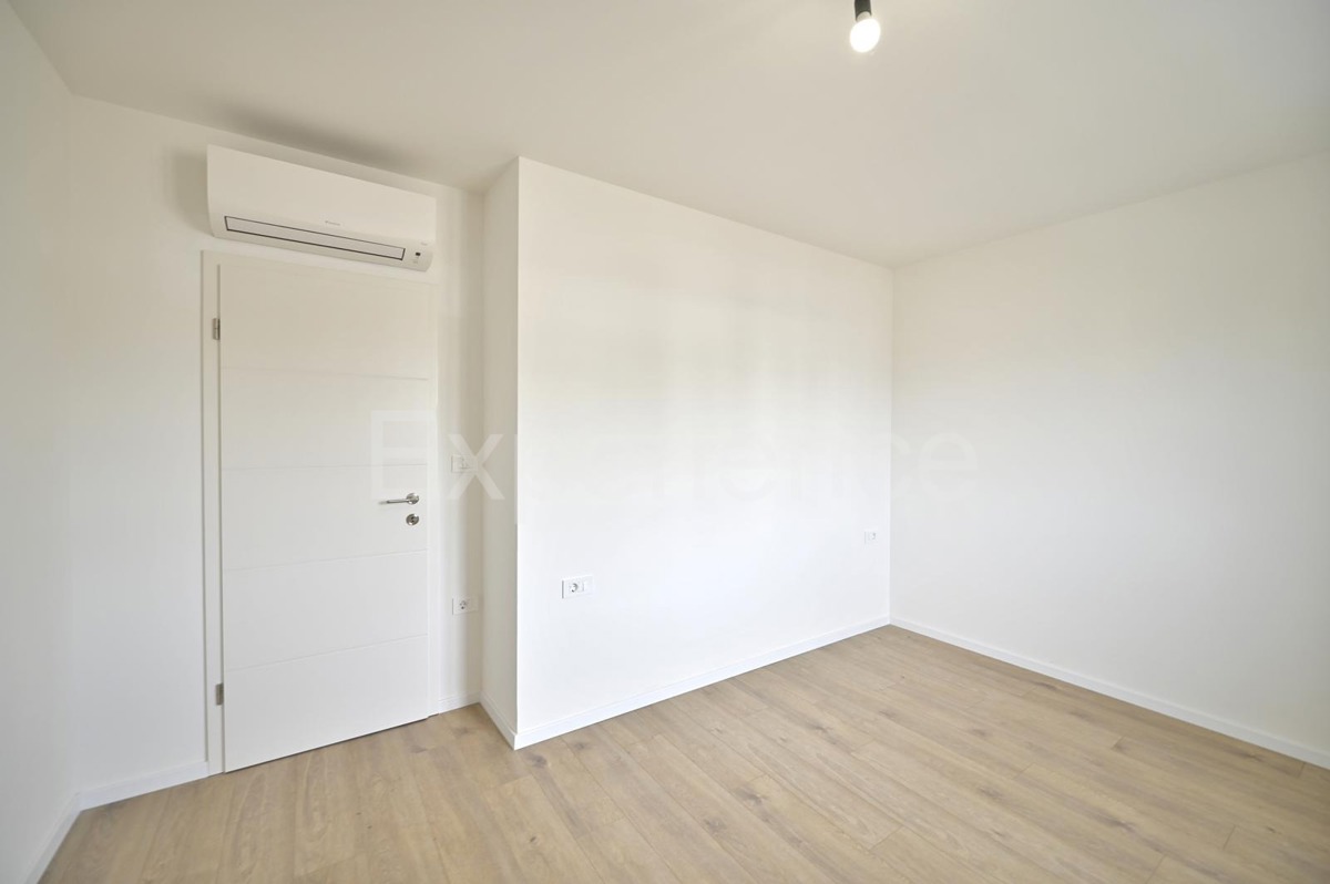 Istria, Umago - a circa 2 km dal mare, appartamento in un edificio nuovo, 1. piano