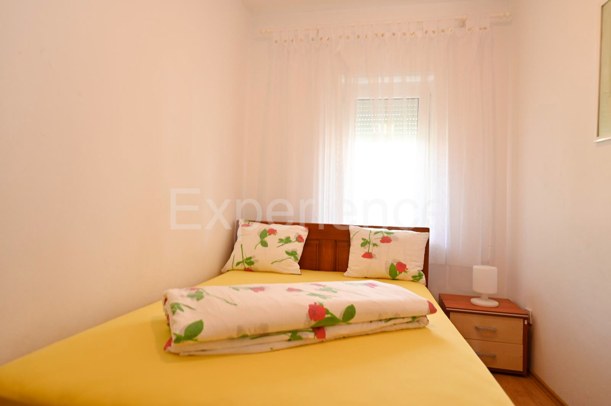 Parenzo - a circa 1.000 m dalla spiaggia, edificio residenziale con 7 appartamenti!