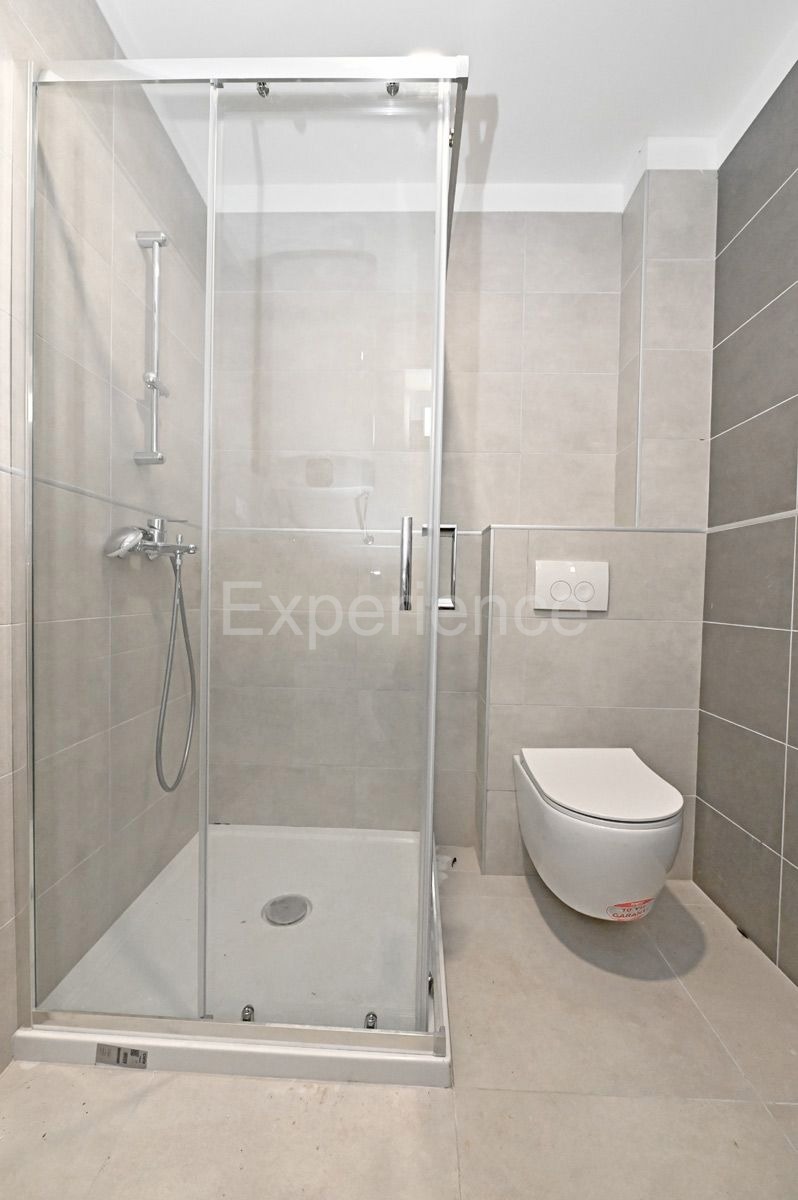 Savudrija – 500 m dalla spiaggia, appartamento al piano terra con giardino e garage!