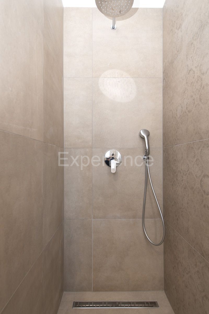 ISTRIA, vicino a Parenzo - appartamento di nuova costruzione con VISTA MARE!