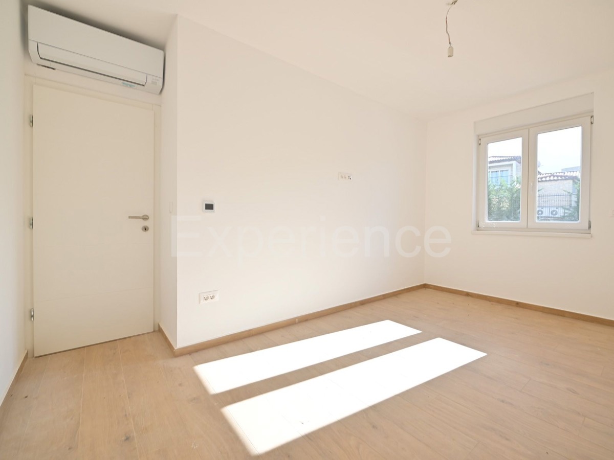 ISTRIA, vicino a Parenzo - appartamento di nuova costruzione con VISTA MARE!