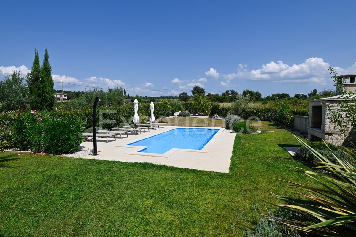 ISTRIA, Kaštelir - casa di nuova costruzione con piscina!