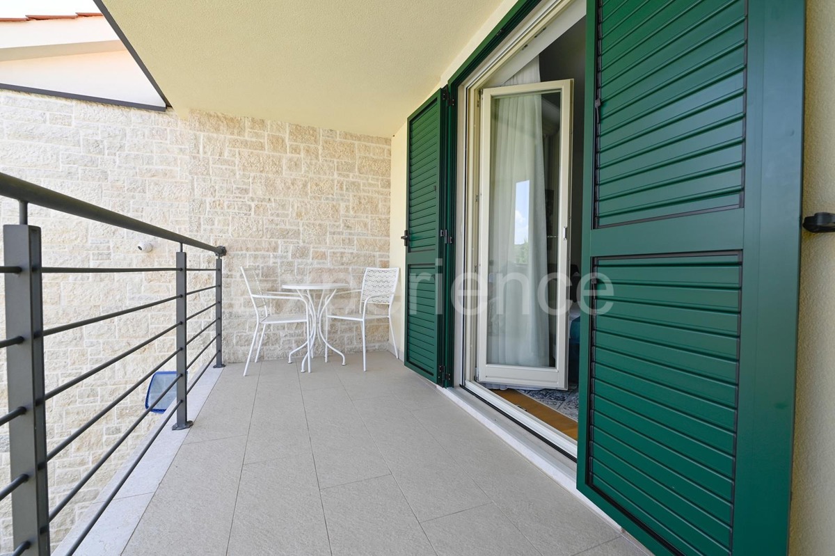 ISTRIA, Kaštelir - casa di nuova costruzione con piscina!