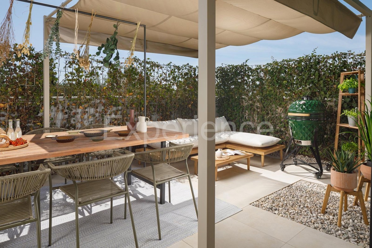 ISTRIA, Parenzo - elegante casa di nuova costruzione, a 1.000 m dalla spiaggia!