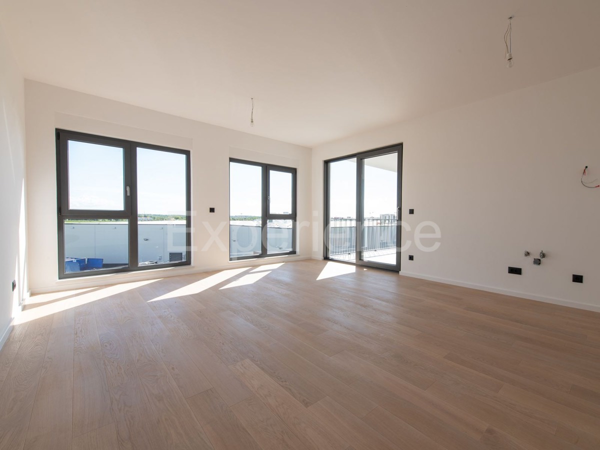 ISTRIA, Umago - appartamento in un nuovo edificio con garage, 2. piano, ASCENSORE!