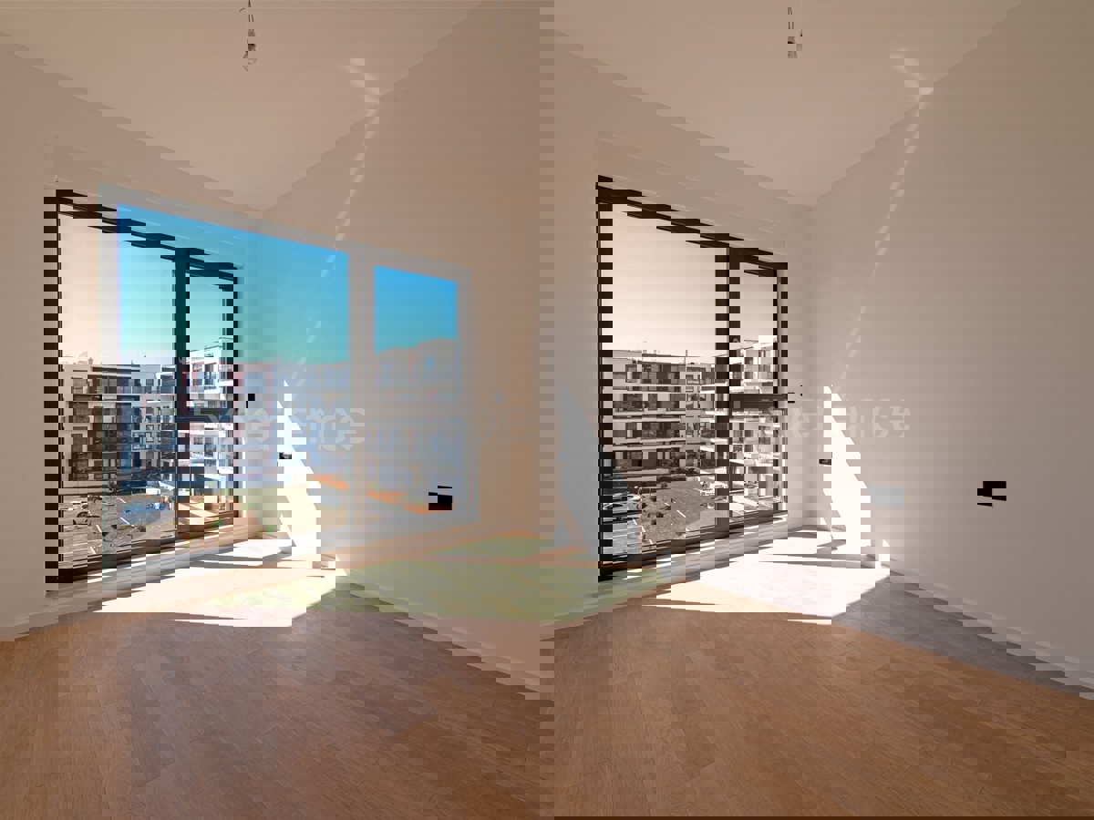 ISTRIA, Umago - appartamento in un nuovo edificio con garage, 2. piano, ASCENSORE!